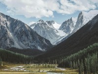 推特一句话到位：盯结尾是不是定锤了然后把剪辑按时间线重排（写作也能用）